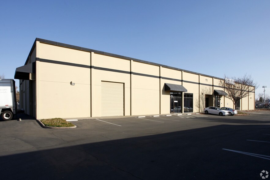 More Photos Of 175 Commerce Cir, Sacramento Warehouse For Lease
