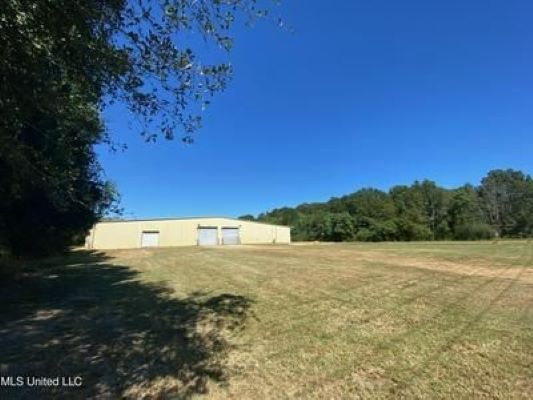 More Photos Of 405 Commerce Park Ave, Canton Warehouse For Lease