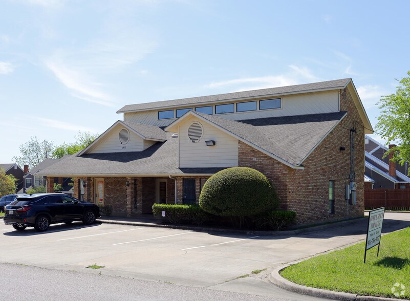 1906 W Taylor St, Sherman, TX 75092 Medical For Sale