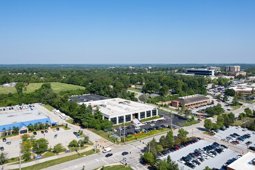 More Photos Of 425 N New Ballas Rd, Creve Coeur Office For Lease