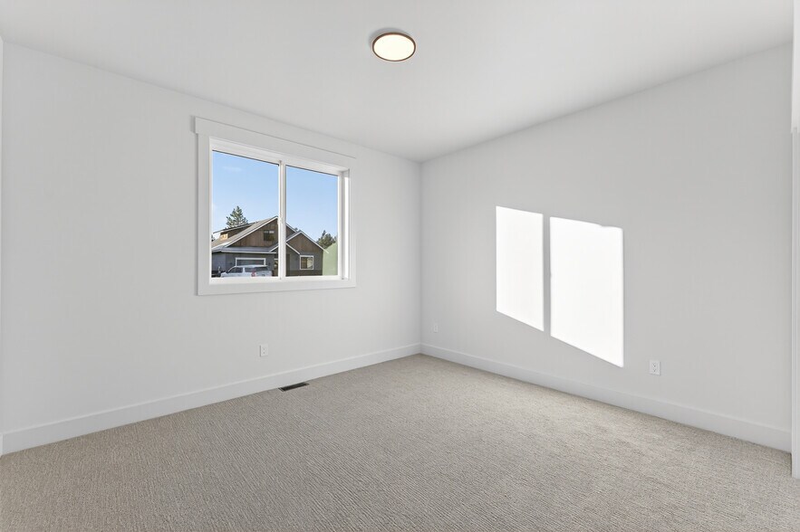More Photos Of 101, 103, 105 Bighorn Court, Mccall Specialty For Sale