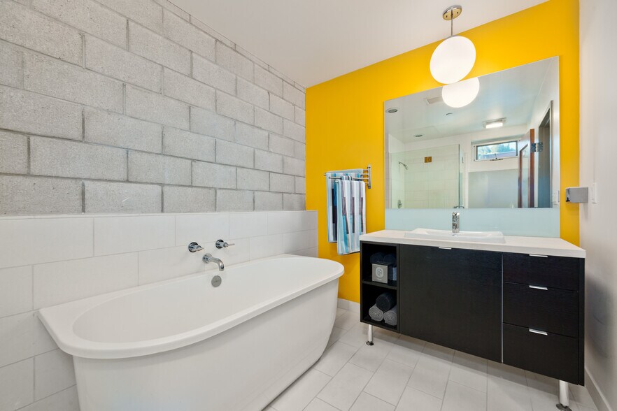 More Photos Of 3450 Cahuenga Blvd W, Los Angeles Office Residential For Lease
