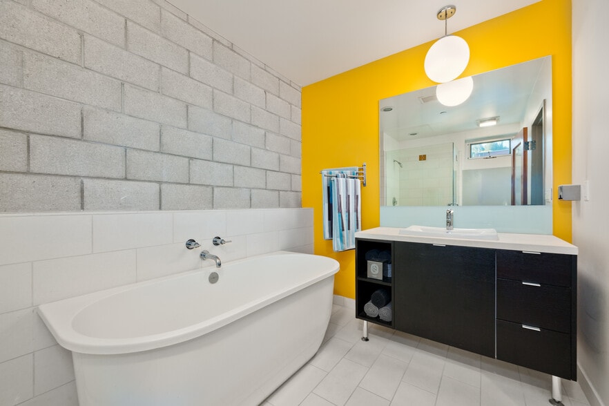 More Photos Of 3450 Cahuenga Blvd W, Los Angeles Office Residential For Lease