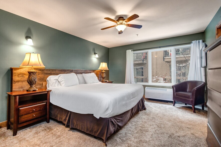 More Photos Of 1469 Woodside Ave, Park City Lodge Meeting Hall For Sale