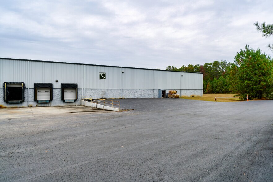 More Photos Of 5100 Rex McLeod Dr, Sanford Manufacturing For Sale