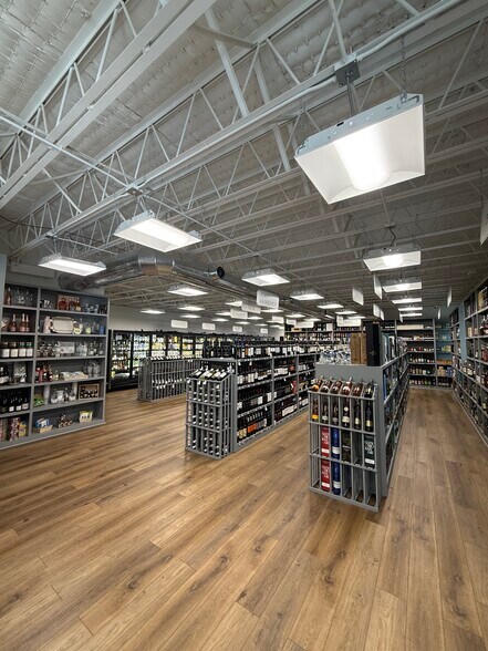 More Photos Of 1947 Wynnton Rd, Columbus Freestanding For Sale