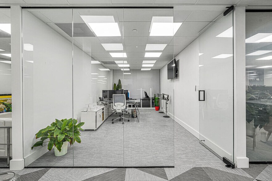 More Photos Of 1110 Brickell Ave, Miami Office For Sale