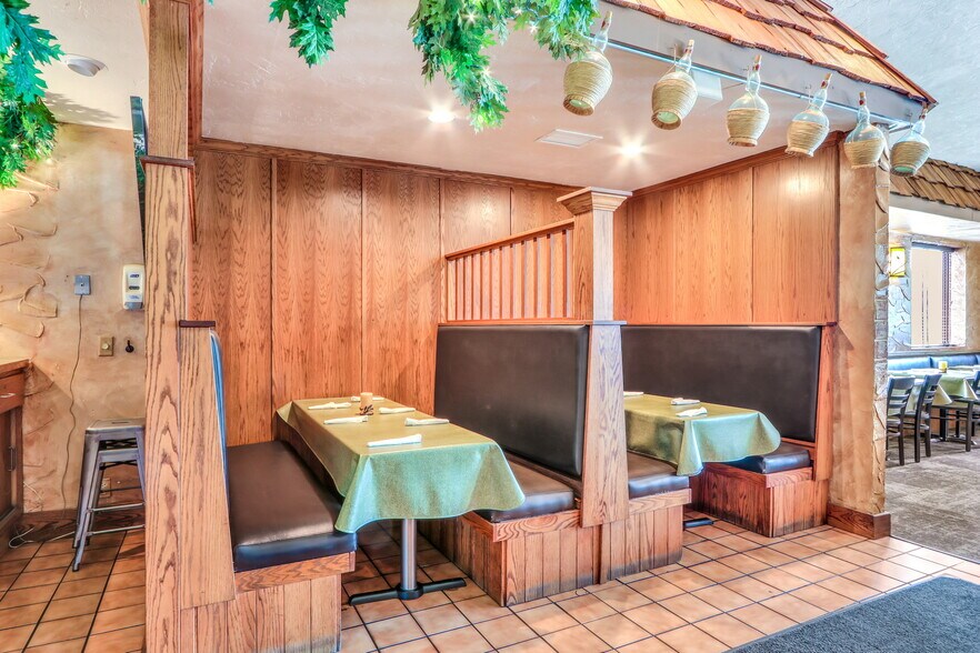 More Photos Of 7680 Grand Ave, Gurnee Restaurant For Sale