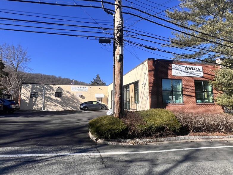 More Photos Of 369 Bradhurst Ave, Hawthorne Manufacturing For Lease