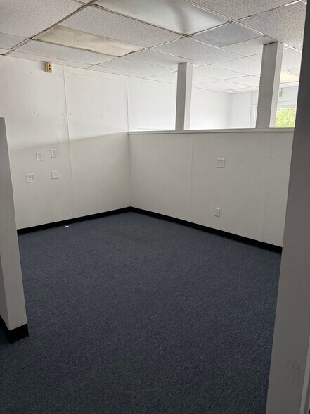 More Photos Of 1872-1882 S Maple Ave, Fairborn Freestanding For Lease