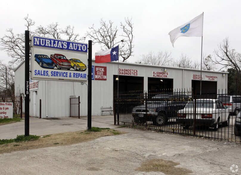 More Photos Of 7215 N Shepherd Dr, Houston Auto Repair For Sale