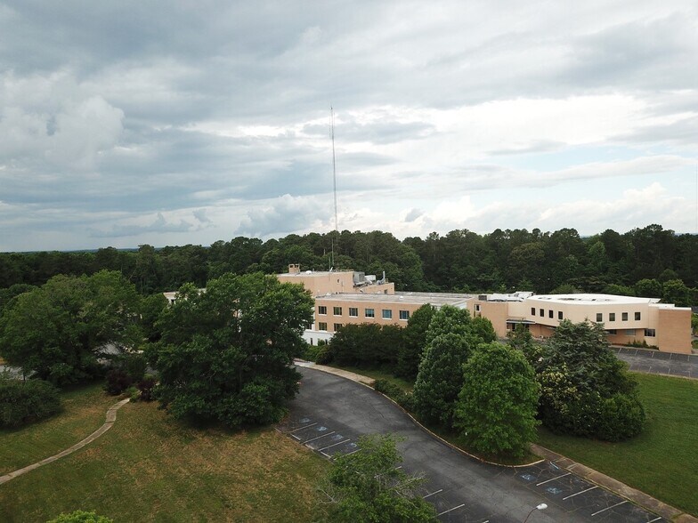 More Photos Of 60 Hospital, Newnan Office For Sale
