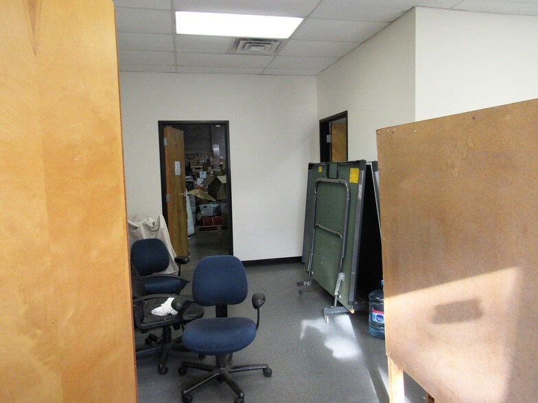 More Photos Of 117 Industrial Ave, Hasbrouck Heights Warehouse For Lease