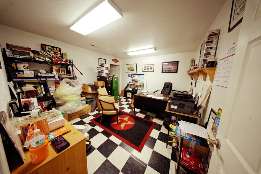 More Photos Of 1345 Callahan Dr, Knoxville Distribution For Sale