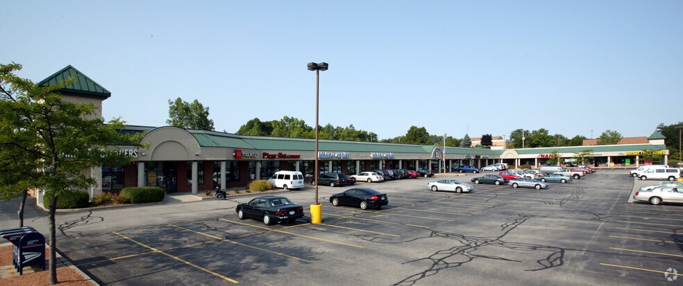 More Photos Of 6801-6917 W Brown Deer Rd, Milwaukee General Retail For Lease