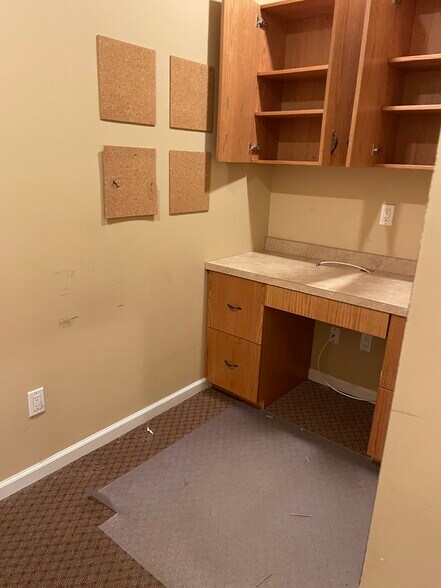 More Photos Of 189 Main Rd, Riverhead Medical For Lease