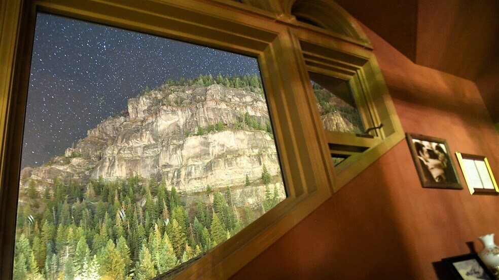 More Photos Of 118 6TH Ave, Ouray Hotel For Sale