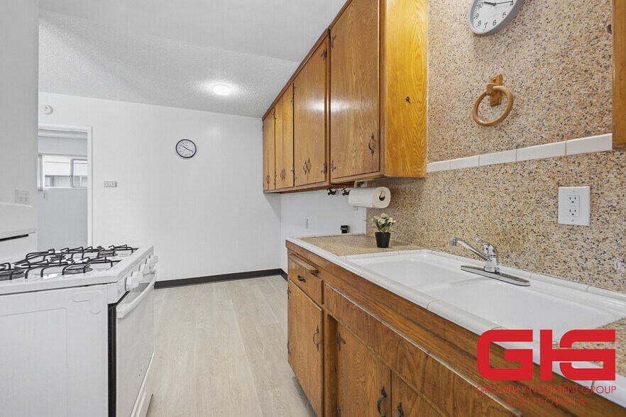 More Photos Of 63 S Daisy Ave, Pasadena Apartments For Sale