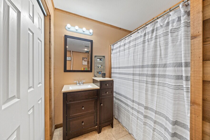 More Photos Of 204 County Road 107, Whitesboro Horse Stables For Sale