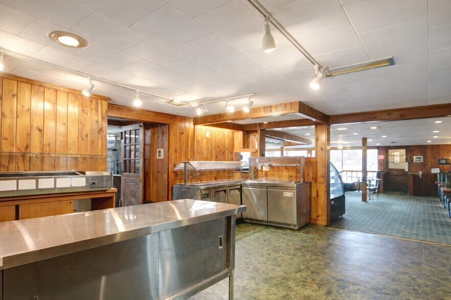 More Photos Of 369 Waterloo Geneva Rd, Waterloo Town Restaurant For Sale