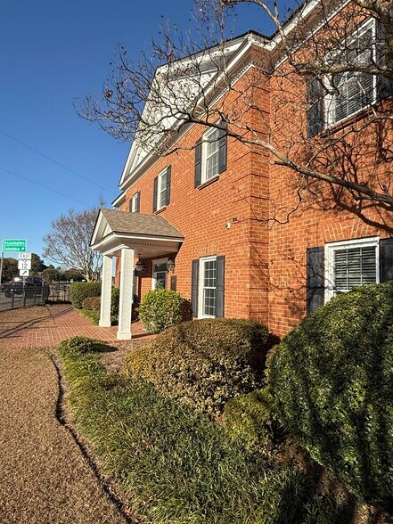 More Photos Of 150 N 9th St, West Columbia Office For Sale