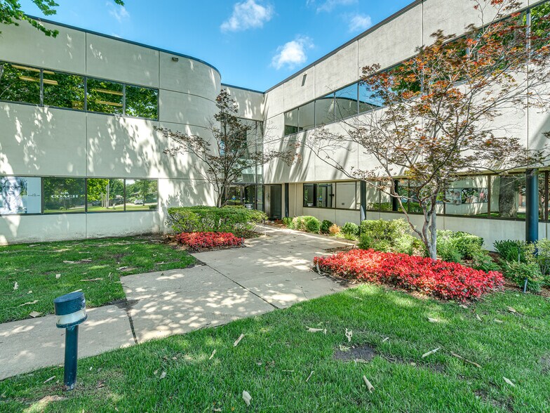 More Photos Of 4520 S Harvard Ave, Tulsa Medical For Sale