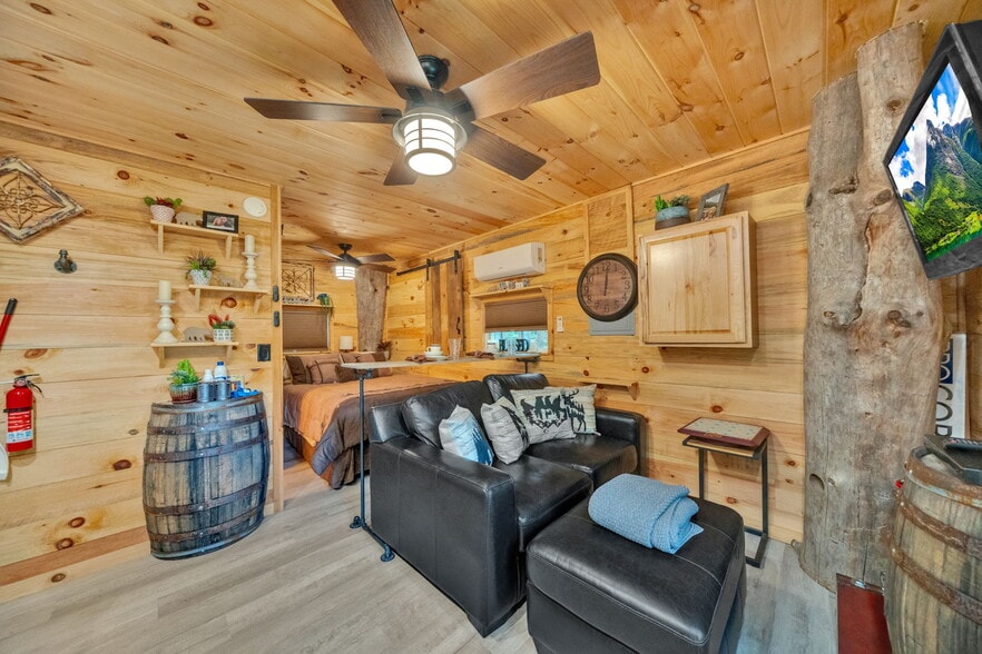 More Photos Of 5340 US-321, Butler Specialty For Sale