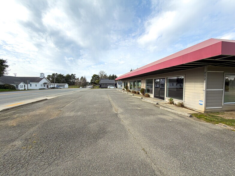 More Photos Of 805 US-101, Bandon General Retail For Sale