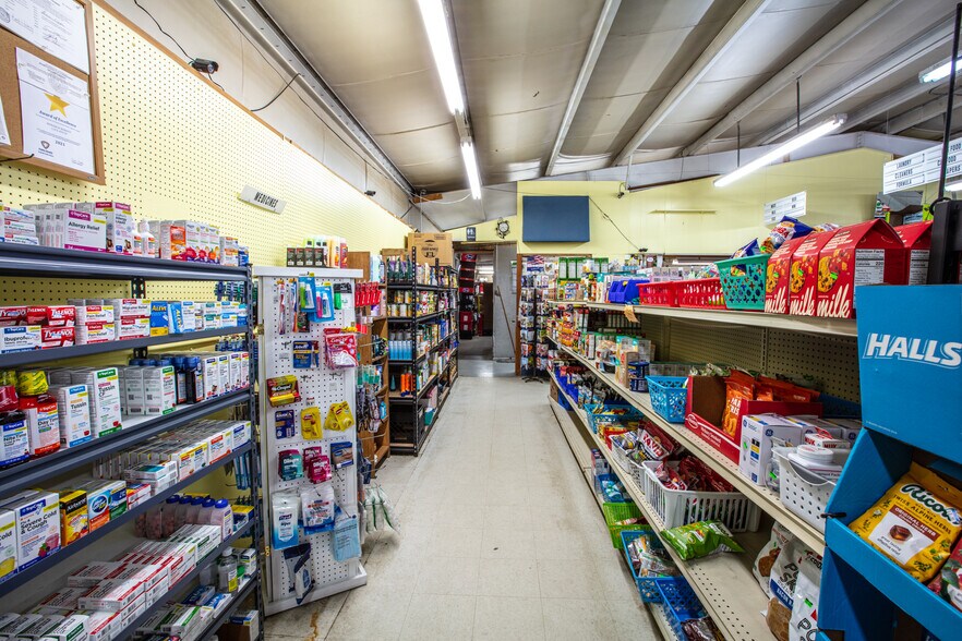 More Photos Of 118 4th ave, Clark Fork Supermarket For Sale