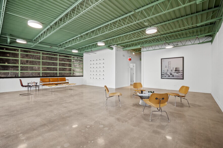 More Photos Of 1625 S Boston Ave, Tulsa Office For Sale