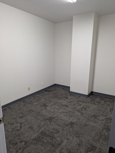 More Photos Of 111 E Cedar St, Standish Office For Sale