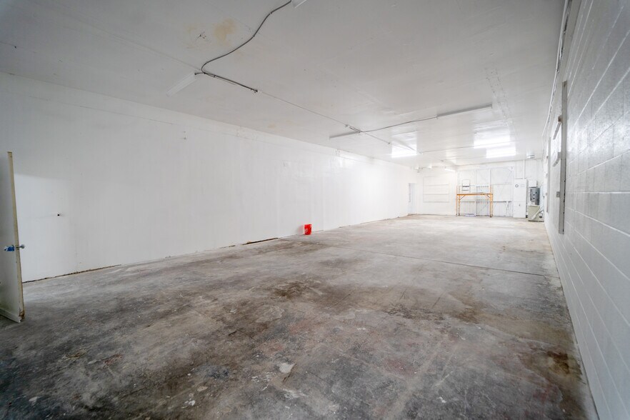 More Photos Of 1525 W El Segundo Blvd, Compton Warehouse For Sale