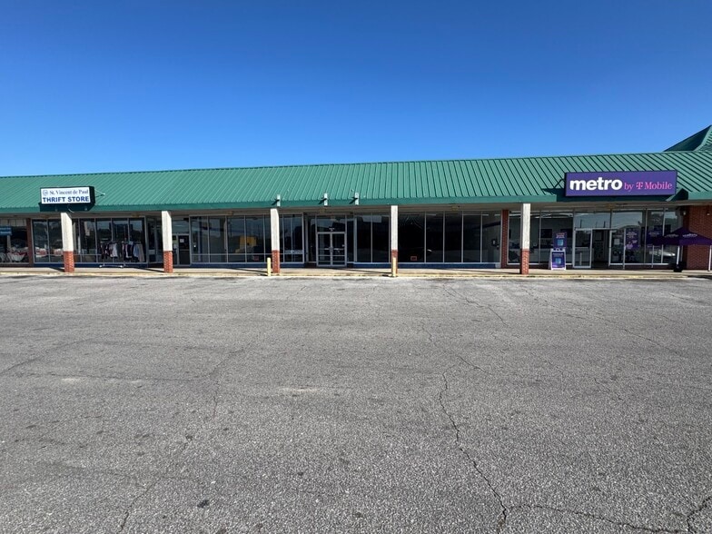 More Photos Of 120 Chiefs Way, Pensacola Freestanding For Lease