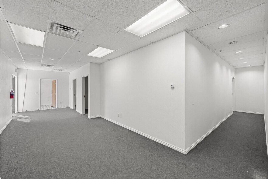 More Photos Of 473 N Old Hwy 91, Hurricane Warehouse For Lease