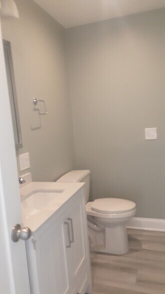 More Photos Of 3403 W Lawrence Ave, Chicago Office For Lease