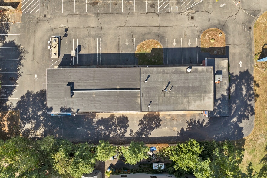 More Photos Of 386 Daniel Webster Hwy, Merrimack Auto Repair For Sale