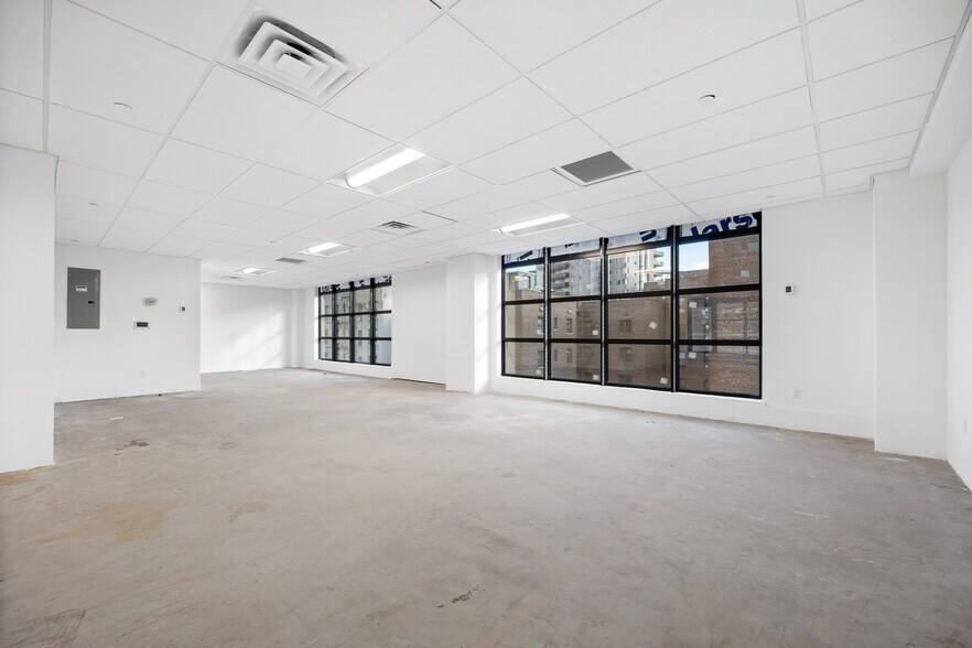 More Photos Of 13320 41st Rd, Flushing Office For Sale