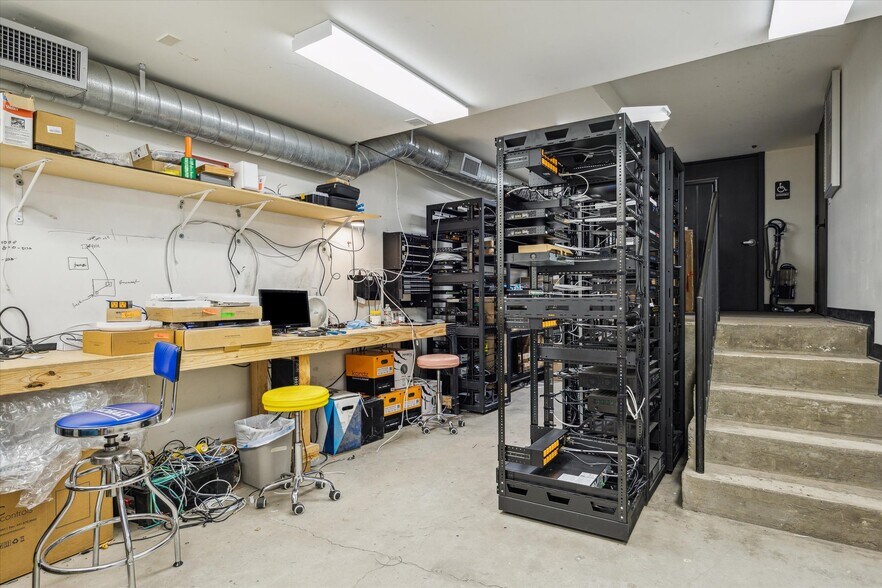 More Photos Of 5913 Washington Ave, Houston Office Residential For Sale