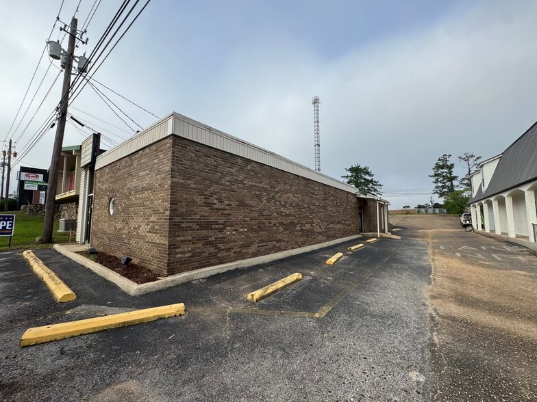 Primary Photo Of 2571 Montgomery Hwy, Dothan Freestanding For Lease