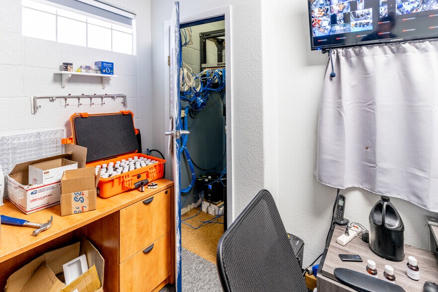 More Photos Of 711 W 8th St, Pueblo Manufacturing For Sale