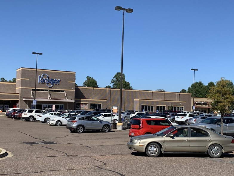 Primary Photo Of 3189 N Highland Ave, Jackson Storefront For Lease