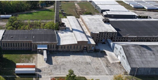 More Photos Of 265 E Broadway St, Three Rivers Warehouse For Lease