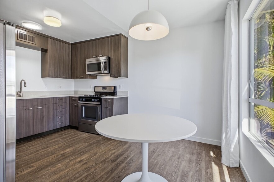 More Photos Of 3425 Helms Ave, Culver City Apartments For Sale