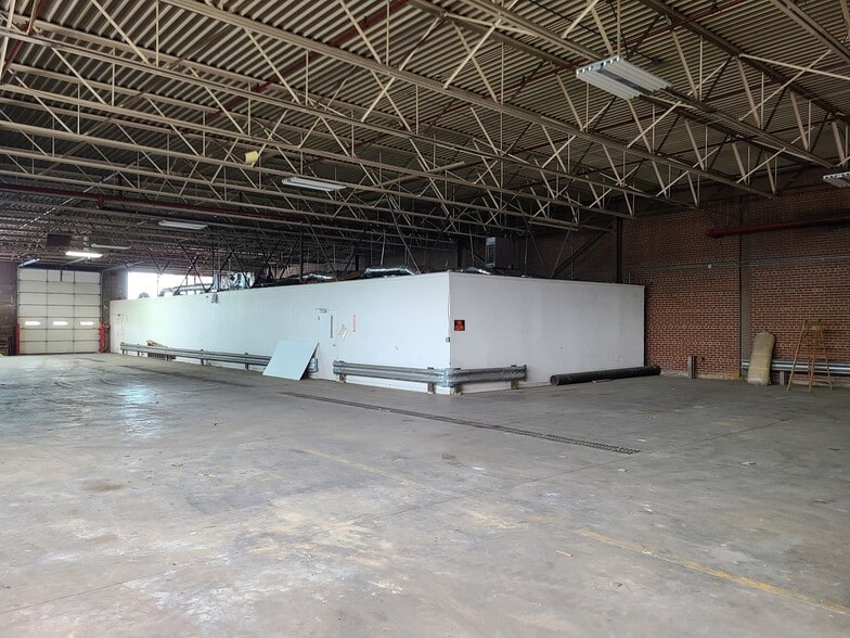 More Photos Of 3320 W Ferguson Rd, Fort Wayne Manufacturing For Lease