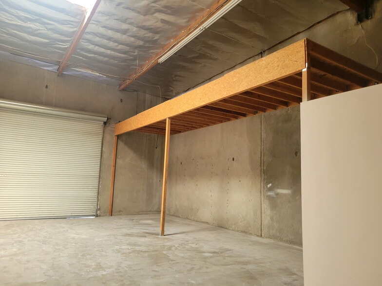 More Photos Of 29885 2nd St, Lake Elsinore Unknown For Lease