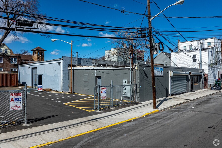 Primary Photo Of 11 Brookdale Ave, Newark Warehouse For Lease