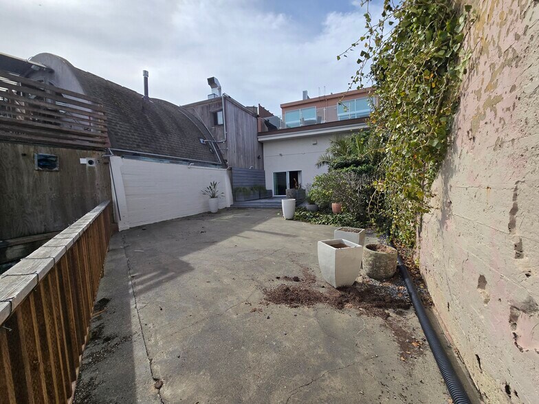 More Photos Of 666 Bridgeway, Sausalito General Retail For Sale