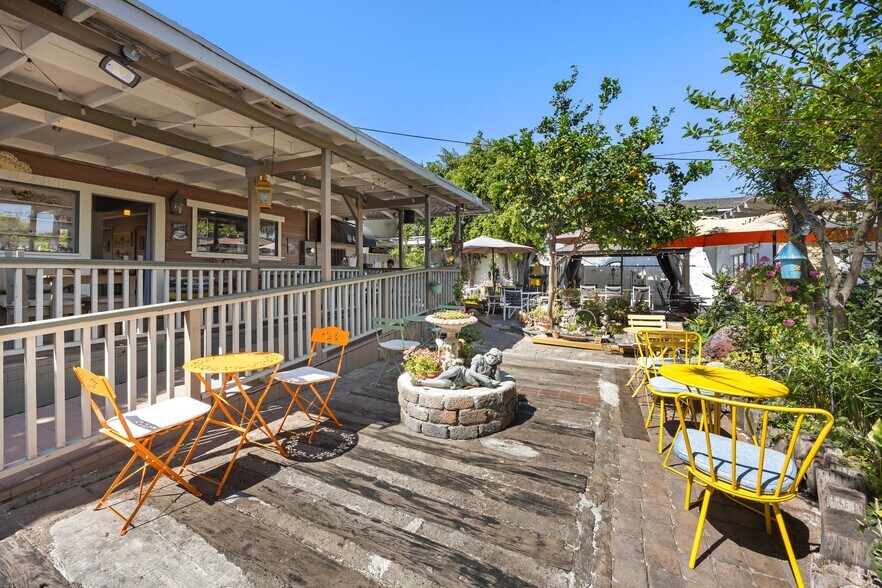 More Photos Of 419 W Commonwealth Ave, Fullerton Restaurant For Sale