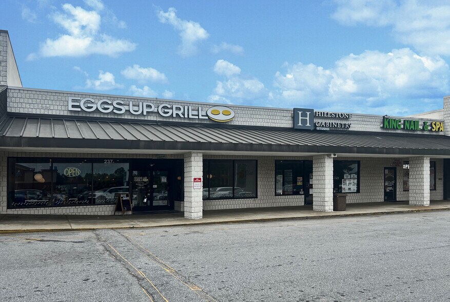 More Photos Of 201 Applewood Center Pl, Seneca Unknown For Sale