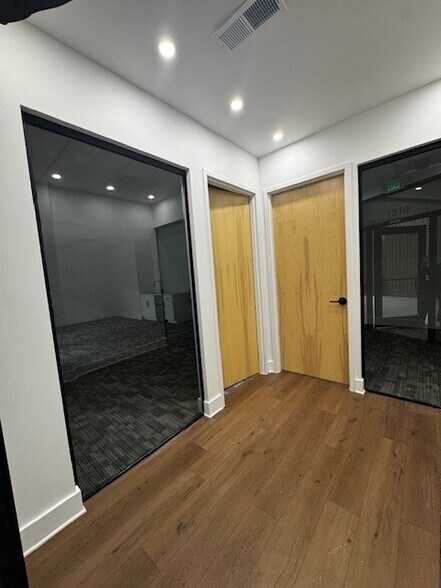 More Photos Of 1010 Huntcliff, Atlanta Office Residential For Lease